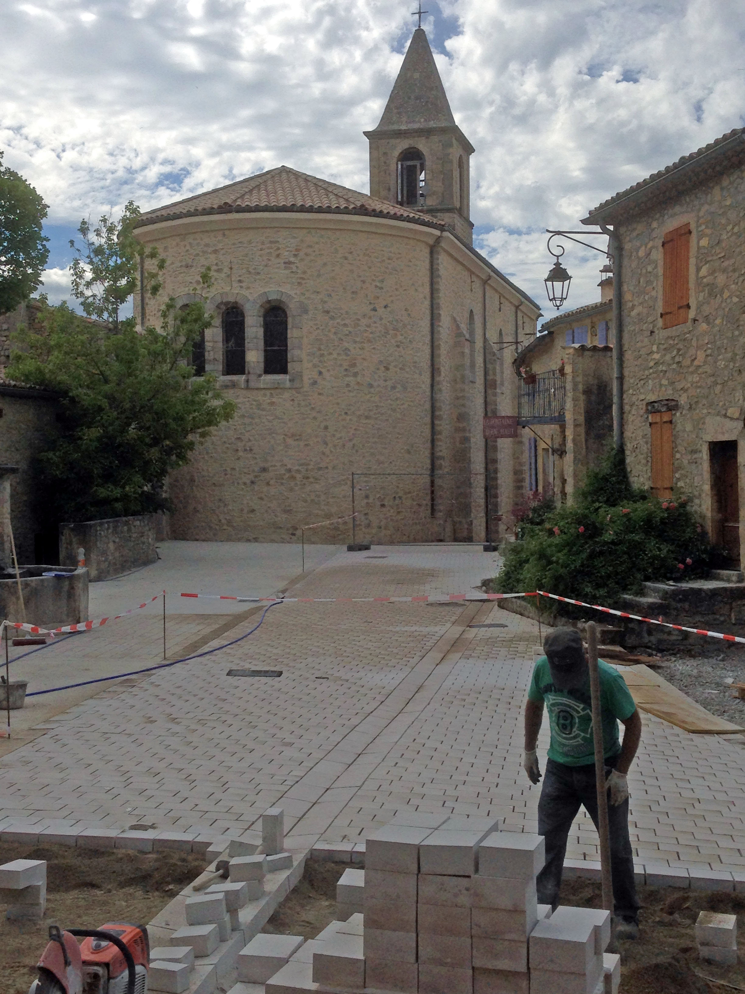 pavage place Montferrane le chantier place Montferrane